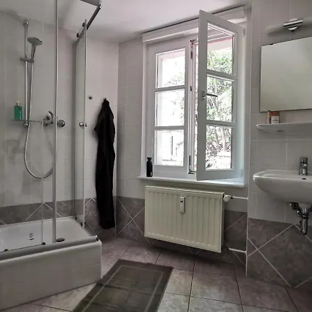 Apartamento Fynbos Dg In Der Altstadt, Frauenkirchenblick, Parkplatz