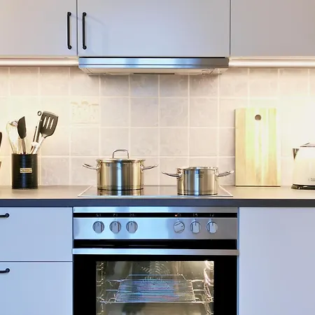 Fynbos Dg In Der Altstadt, Frauenkirchenblick, Parkplatz