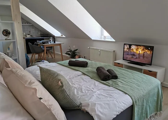 Fynbos Dg In Der Altstadt, Frauenkirchenblick, Parkplatz Apartman *