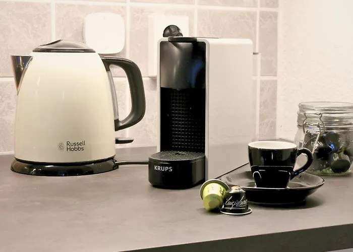 Fynbos Dg In Der Altstadt, Frauenkirchenblick, Parkplatz *